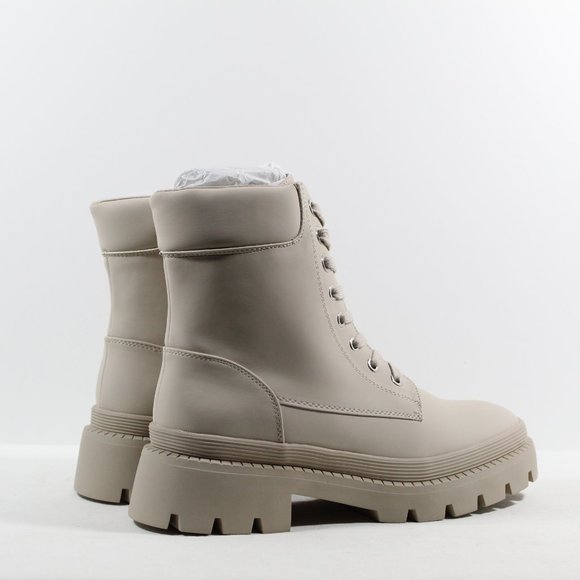 Shoe Dazzle Tevos Lug Sole Bootie - Sandstrom 9 US / 7 UK / 40 EU - Picture 2 of 7